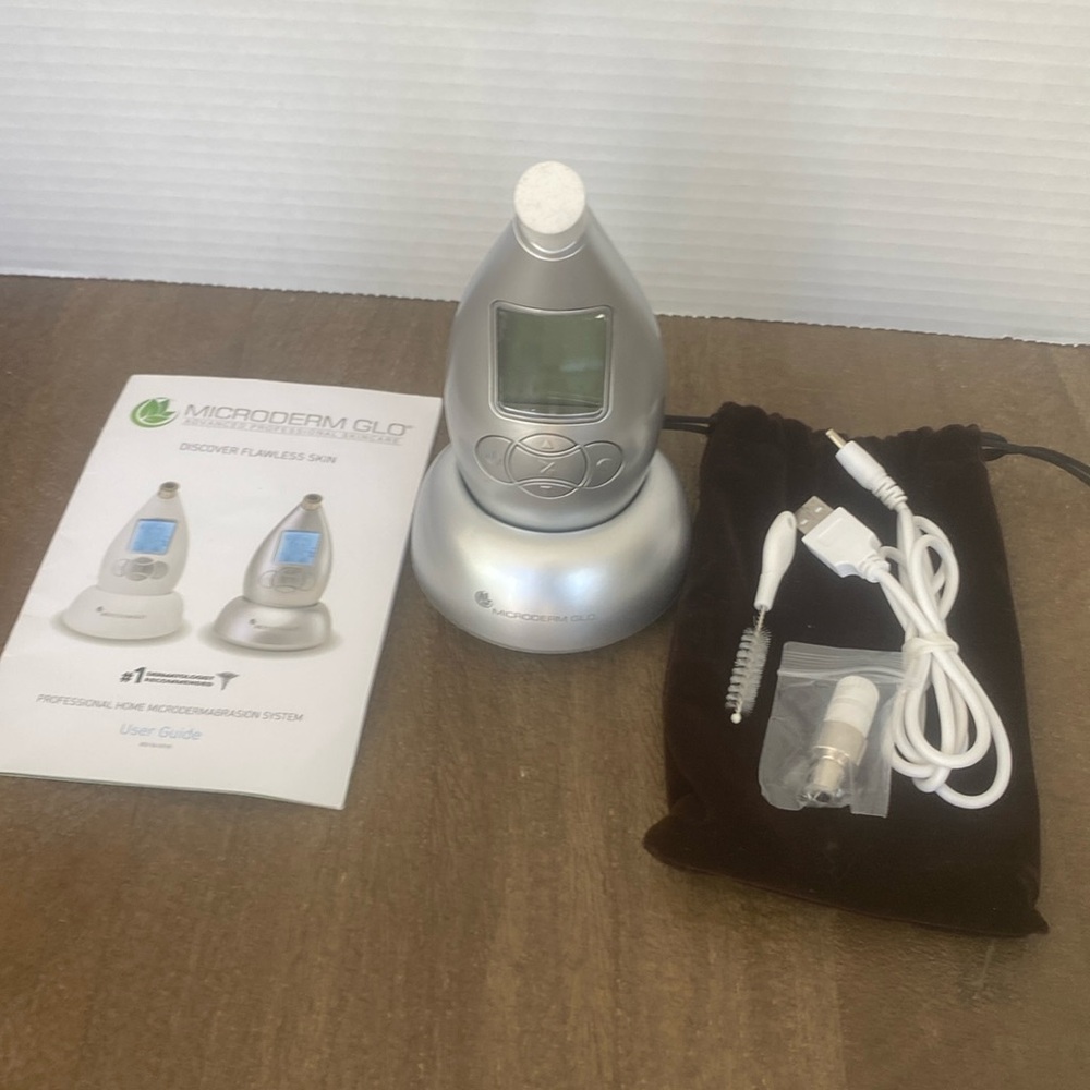 Microderm‎ Glow
